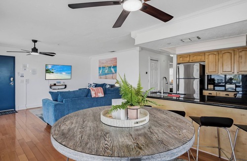Indian Rocks Beach Resort | Condo Del Mar - Charming Fourplex w/Heated Pool, Beach Equipment, Game Room, & Steps To The Beach