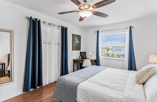 Indian Rocks Beach Resort | Condo Del Mar - Charming Fourplex w/Heated Pool, Beach Equipment, Game Room, & Steps To The Beach