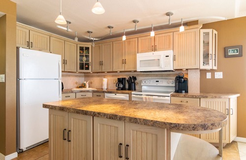 Bradenton Beach House | Coquina 101 · Beachfront Condo · Gulf Views & Pool