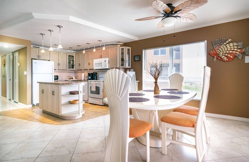 Bradenton Beach House | Coquina 101 · Beachfront Condo · Gulf Views & Pool