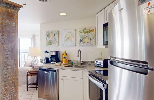 Belle Vista Condo | Corner Gulf-front 2BR at Vistas on the Gulf. Heated Pool & Hot Tub. Double Balcony. On the Beach!