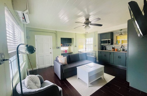 Sunset Beach Cottage | Cottage @ Sunset Beach : Steps to Beach, Kayak