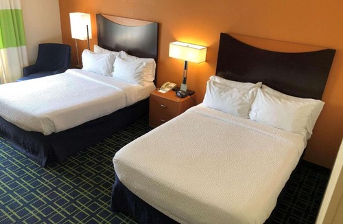 Cape Fear Hotel | Country Inn & Suites by Radisson, Fayetteville I-95, NC