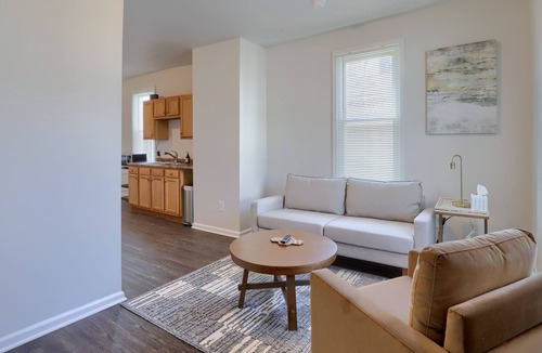 Middletown House | Cozy 1 bedroom Apartment-- 15 minutes form Hershey!