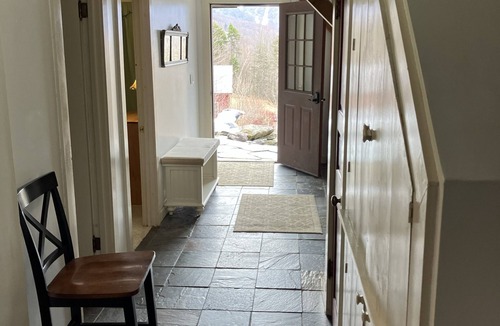 Jeffersonville Ski Chalet | Cozy 2-bedroom chalet in lovely Jeffersonville with WiFi