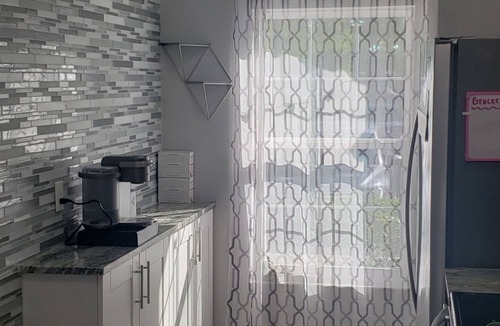 New Tampa House | Cozy 2-bedroom townhome in gated community