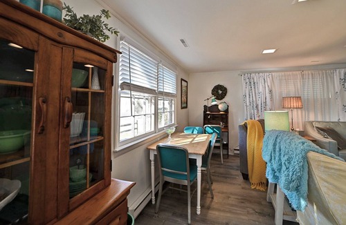 Bethany Beach Cottage | Cozy 3 bed/2bath Cottage House Minutes from the Beach! Wifi available, Beach Town, Trolley!