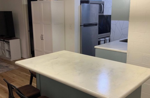 Foster Village Apartment | Cozy 3-bedroom apartment with WiFi in Centrally located Honolulu Salt Lake