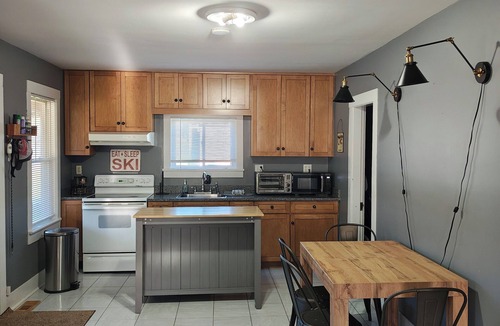 Mount Holly House | Cozy 3-bedroom house minutes to Okemo and downtown Ludlow