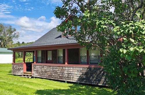 Mount Holly House | Cozy 3-bedroom house minutes to Okemo and downtown Ludlow