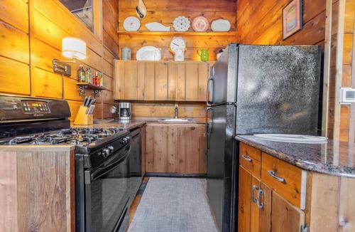 Rehoboth by the Sea Cottage | Cozy Beach Cottage with 3 Private Bedrooms, Screened Porch & Deck