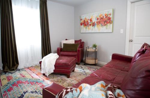 Loveland House | Cozy Bungalow Hot Tub & Fire Pit, Walk Downtown