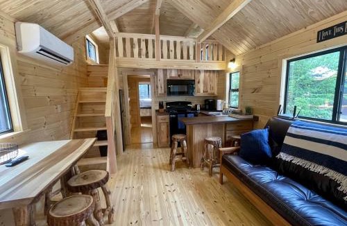 Steuben House | Cozy Coastal Cabin 3