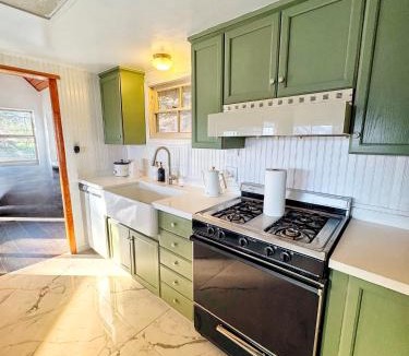 Crestline House | Cozy Crestline Cabin Getaway
