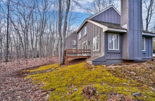 White Haven House | Cozy Getaway located on JACK FROST MOUNTAIN and golf course