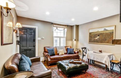 Washington Square West House | Cozy & Historic Gem - Free Parking Patio -Sleeps 6