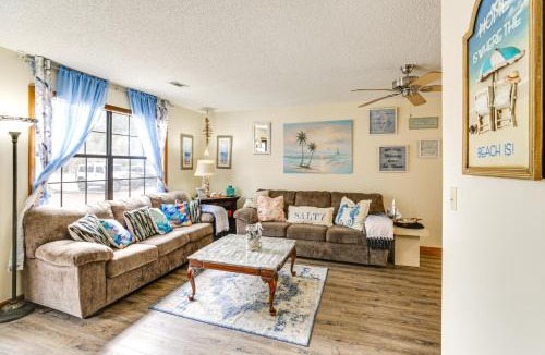 Sunset Beach House | Cozy Home w/Fenced Backyard in Sunset Beach!