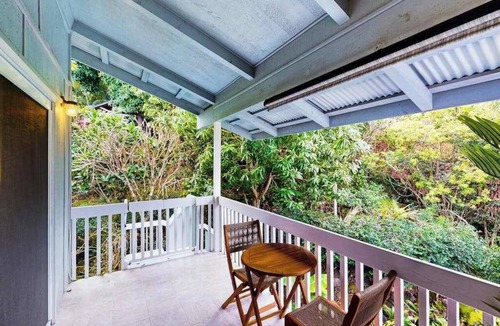 Kailua-Kona Apartment | Cozy Kona Ohana Studio with Lanai, Ocean Views, Gazebo & Firepit