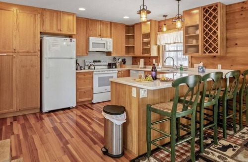 Sister Bay Cabin | Cozy Log Cabin with Hot Tub & Firepit near Pebble Beach, Sister Bay, Wisconsin