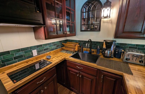 Lake Arrowhead House | Cozy Private Suite w/Fireplace, Indoor Sauna & Deck. Close to everything!