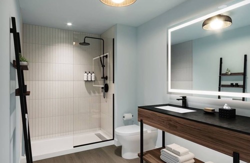 Waikiki Hotel | Cozy Room Steps Away from Waikiki Beach | Pool