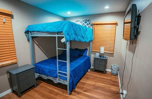 Port Tampa City House | Cozy, Sleep 8, backyard, in the Heart of Tampa