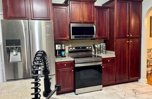 South View Other | Cozy & Spacious 4BR/3BA Home w/Office & Screened Patio Near Fort Liberty