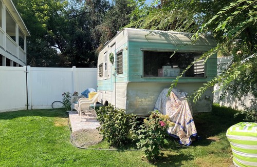 Caldwell House | Cozy vintage camper in serene Caldwell