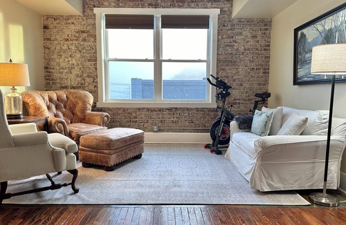 Hickman Apartment | Creative Corner Suite
