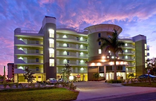 Treasure Island Apartment | Crystal Palms Beach Resort