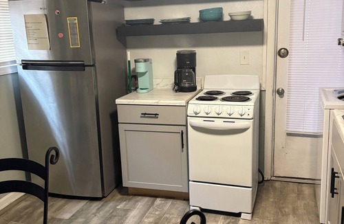Little Salisbury Condo | Cute and Cozy ! Steps to the beach!
