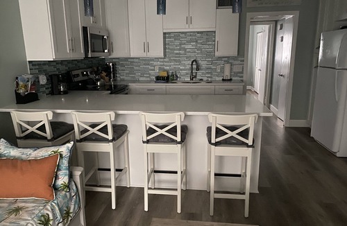 Treasure Island Apartment | Cute.Comfortable.Convenient