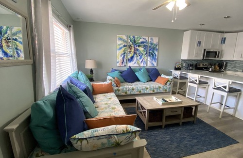 Treasure Island Apartment | Cute.Comfortable.Convenient