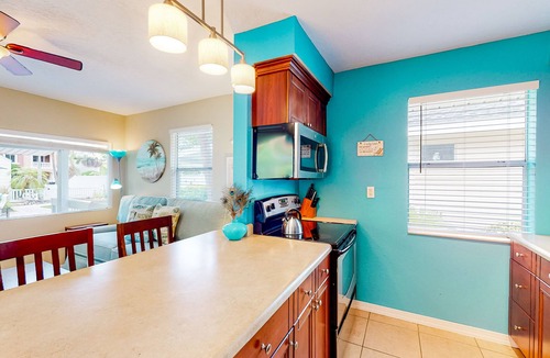 Sunset Beach Cottage | Cute cottage near the beach with grill, enclosed yard, fast WiFi, W/D, deck & AC