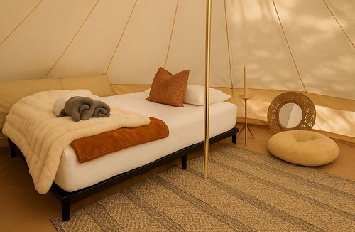 Waialee House | Cute Off Grid Bell Tent with WIFI - 5 min from Haleiwa!