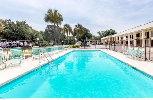 Little River Hotel | Days Inn by Wyndham Little River