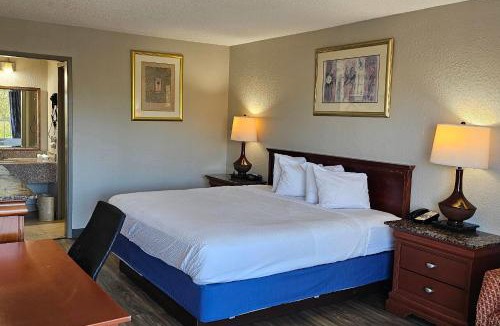 Southwest Orlando Hotel | Days Inn by Wyndham Orlando Downtown