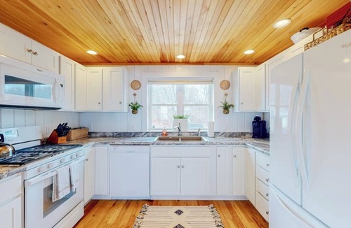 Tenants Harbor House | Dazzling ocean-view house with fireplace, deck, firepit, central AC, & W/D