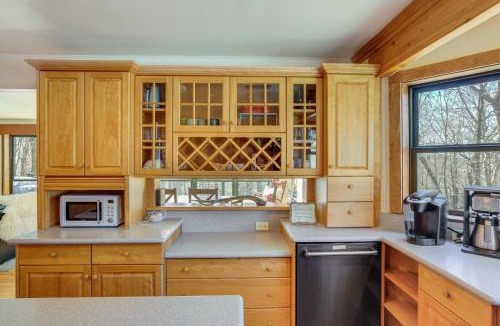Wilmington House | Deck & Game Room: Family Wilmington Retreat