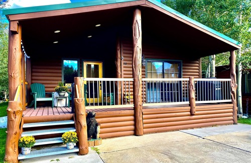 Breckenridge Cabin | Deluxe Breckenridge Cabin across from Clubhouse