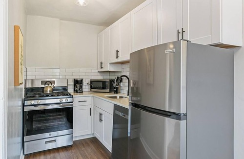 City Park Apartment | Detroit by Modern Midstay/On City Park! #T27