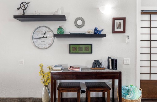Kailua-Kona Condo | Direct Oceanfront Condo with AC, Amazing Sunsets, Tide Pools, Turtles & Surfers