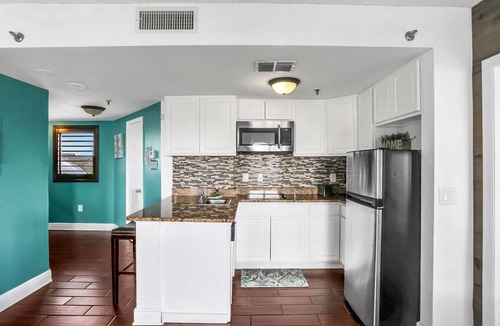 Southwest Orlando Condo | Dog-friendly condo with a kitchenette, AC, pools, hot tubs, tennis, & gym