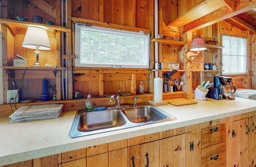 Port Clyde Cabin | Dog-friendly oceanfront cottage with views