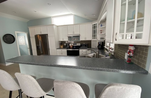 Plymouth House | Dog Friendly Ski House with Hot Tub
