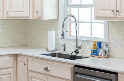 Conway House | Downtown Conway 3 bedroom home in picturesque neighborhood