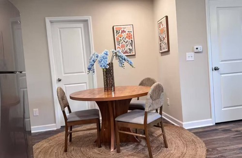 Liberty House | Downtown Liberty’s New Modern Cozy 4 Bed Townhome