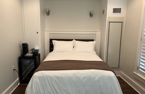 Downtown Hotel | Downtown Southern Pines - The Jefferson Inn - Petite Queen Room