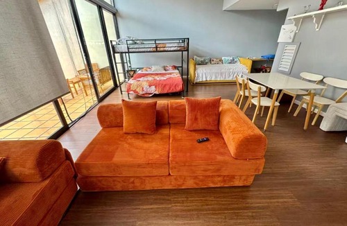 Downtown Honolulu Apartment | Duplex Waikiki Seaside Full Kitchen Big Terrace NR HPU Sleeps 8
