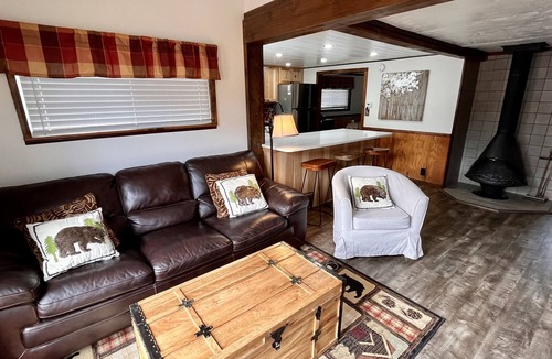 Estes Park Cabin | Eagle Cliff Retreat - Hot Tub, Wildlife, & Views (22-RES0263) SALE!